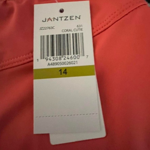 Jantzen White Floral Skirt​ - Picture 3 of 5
